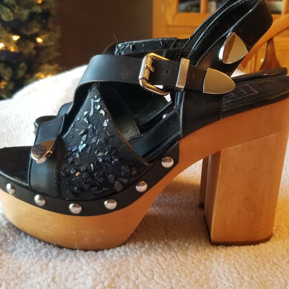 Eeight black stud platform with heel sandals
